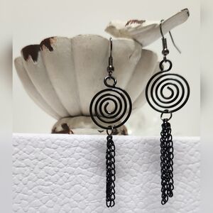 Black Spiral Dangle Chain Pierced Hook Earrings NWOT
